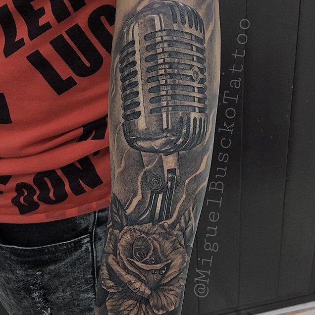 Tatuaje black and gray